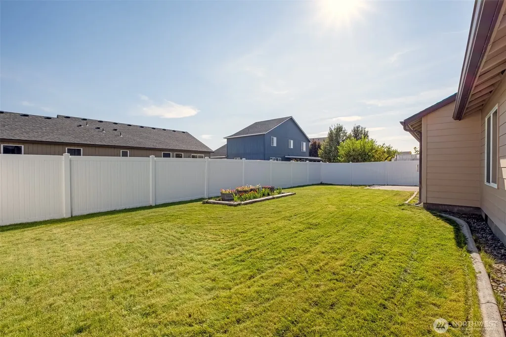 812 6th Avenue NE Ephrata WA 98823