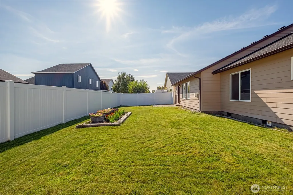 812 6th Avenue NE Ephrata WA 98823