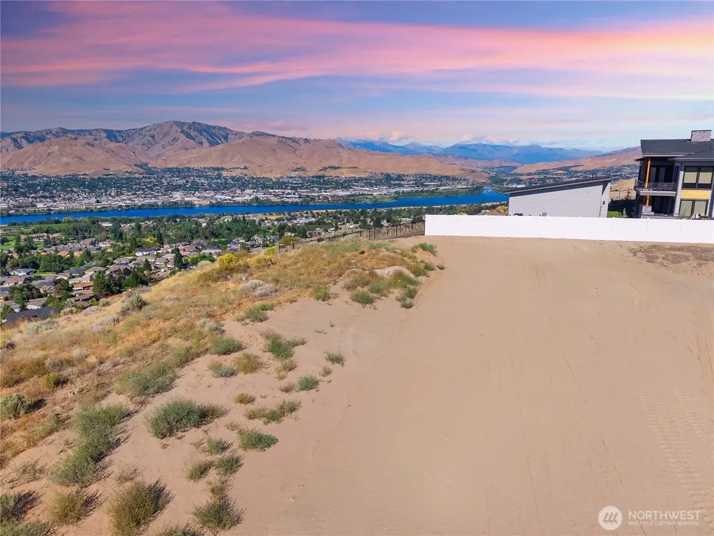 760 NE Tyler Place East Wenatchee WA 98802