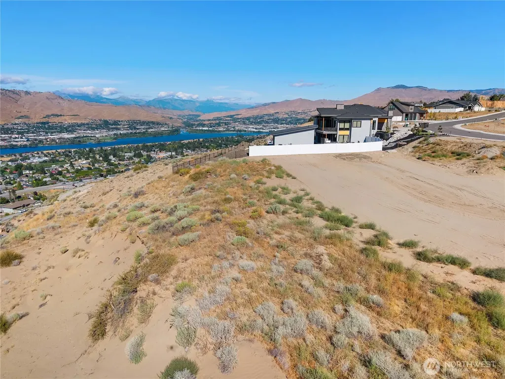 760 NE Tyler Place East Wenatchee WA 98802