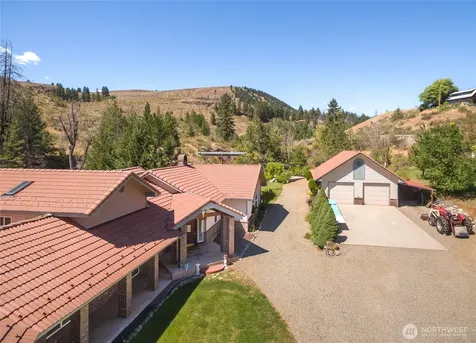 572 W Chewuch Rd (Barron Blvd) Winthrop WA 98862