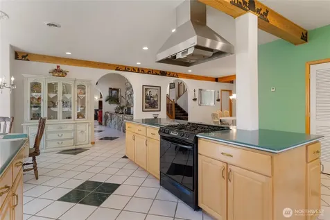 572 W Chewuch Rd (Barron Blvd) Winthrop WA 98862