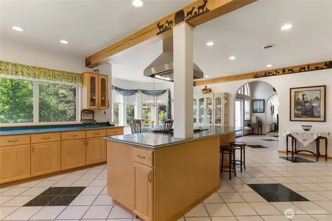 572 W Chewuch Rd (Barron Blvd) Winthrop WA 98862