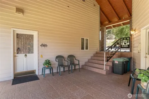572 W Chewuch Rd (Barron Blvd) Winthrop WA 98862