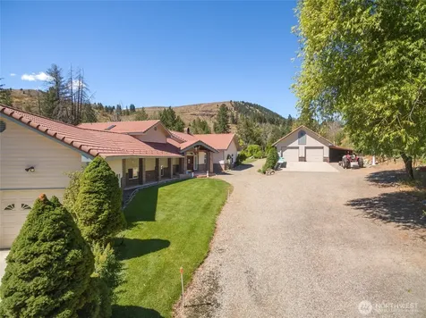 572 W Chewuch Rd (Barron Blvd) Winthrop WA 98862