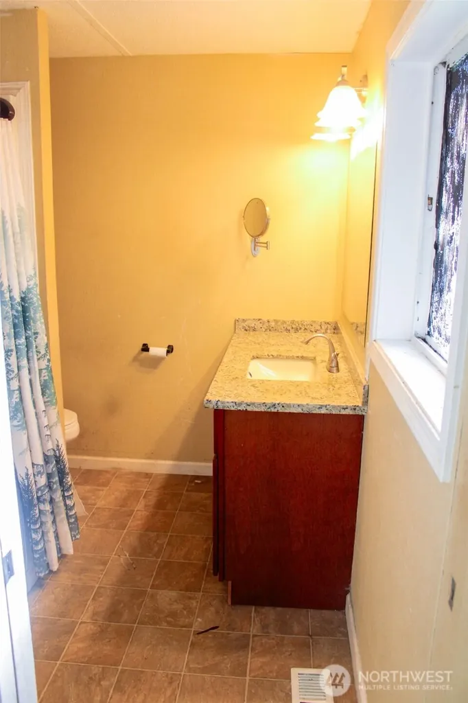 1505 Division Street Shelton WA 98584