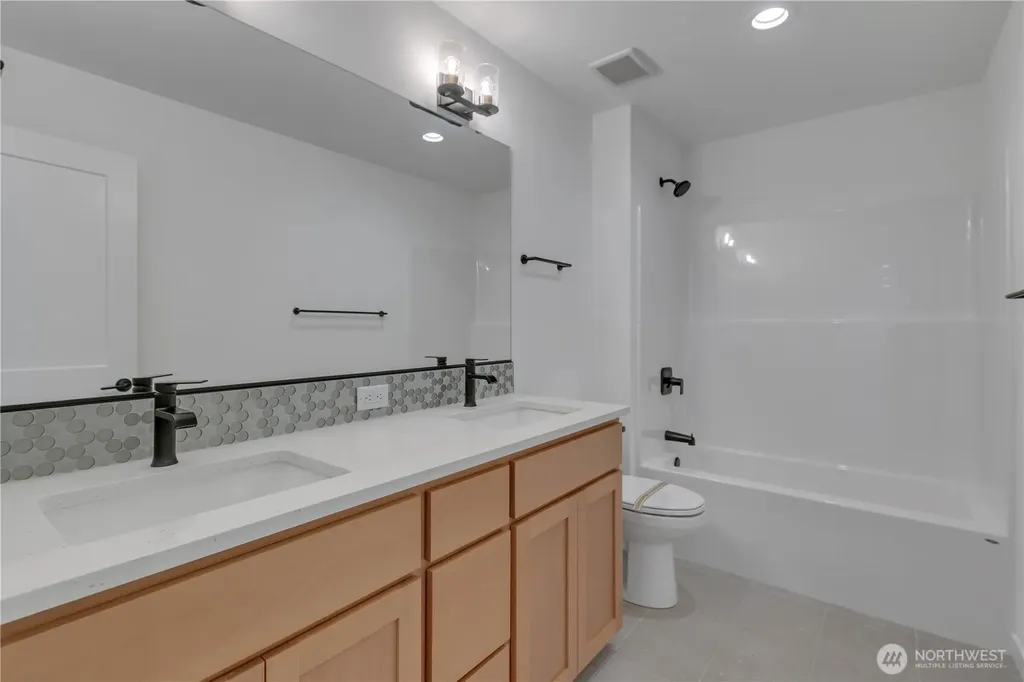 16216 76th Avenue Ct E Puyallup WA 98375