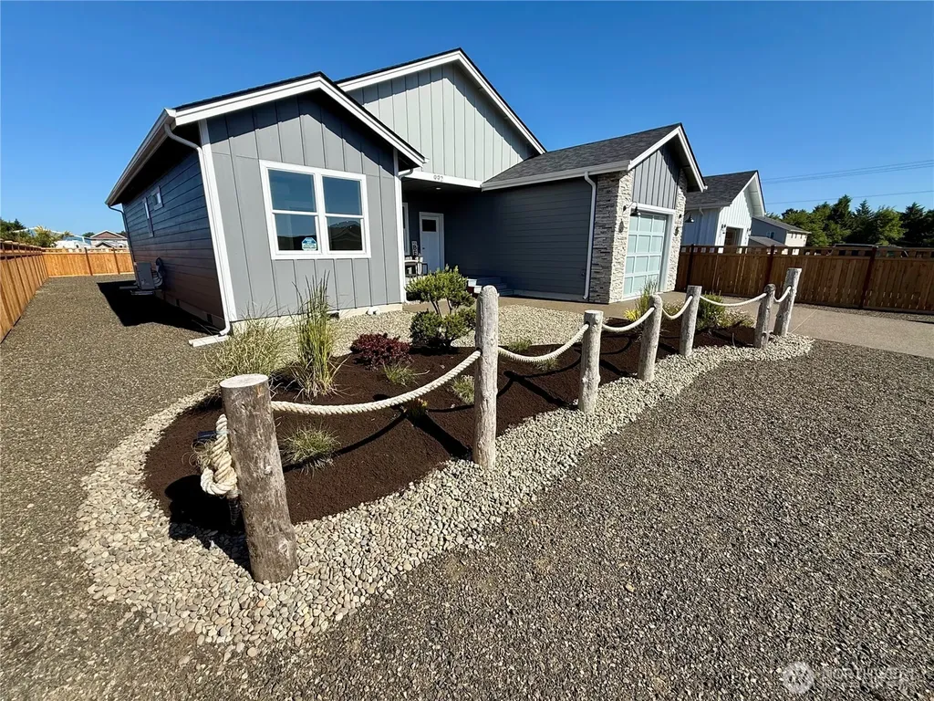 992 Alida Court SE Ocean Shores WA 98569