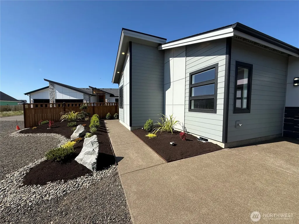 996 Alida Court SE Ocean Shores WA 98569