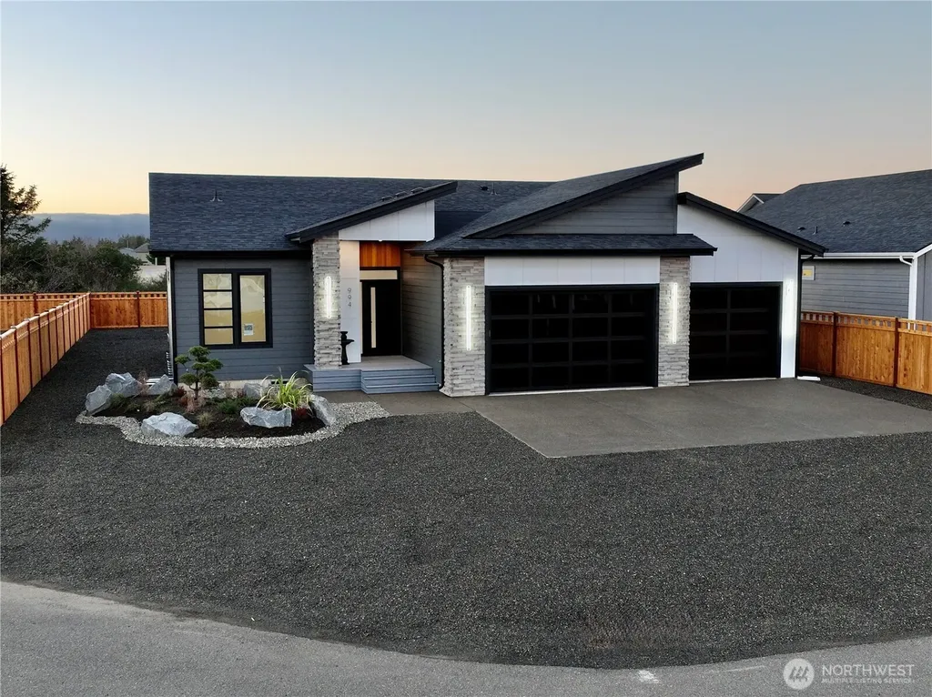 994 Alida Court SE Ocean Shores WA 98569