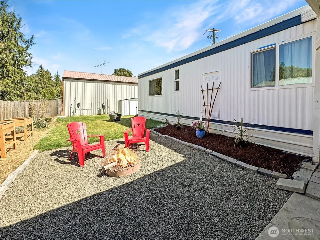 1019 NE Empire Street College Place WA 99324
