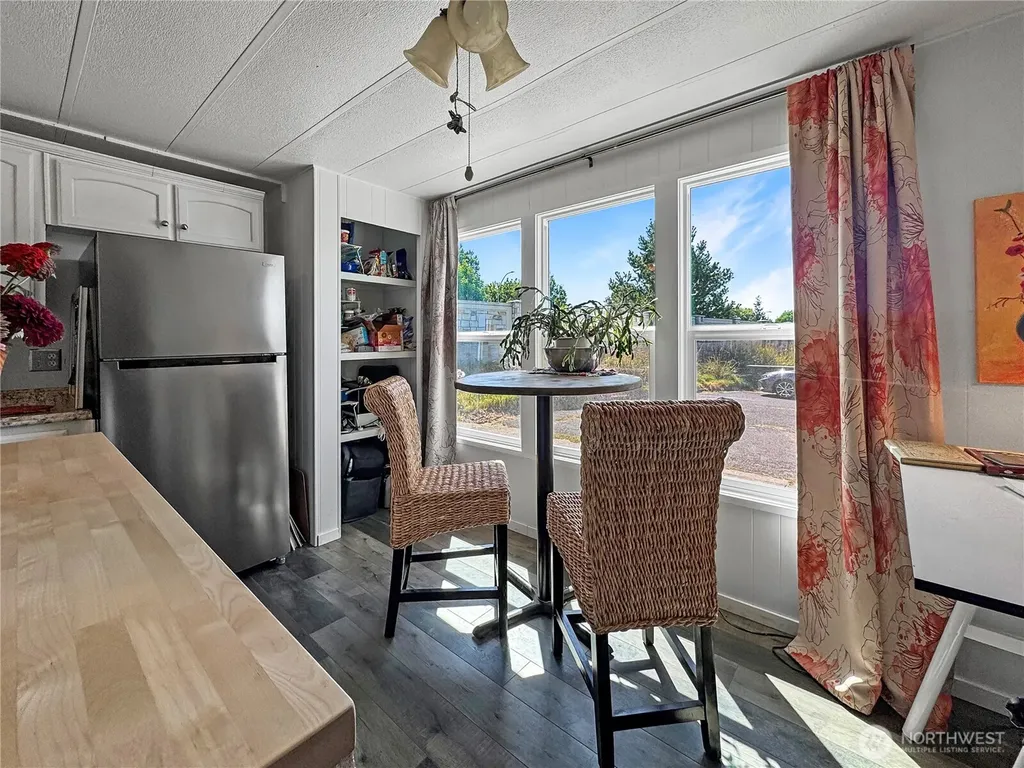 1019 NE Empire Street College Place WA 99324