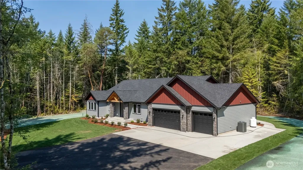 8908 Hunter Point NW Olympia WA 98502