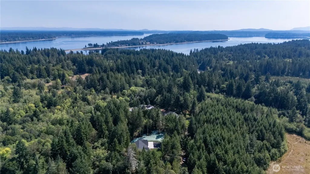 8908 Hunter Point NW Olympia WA 98502