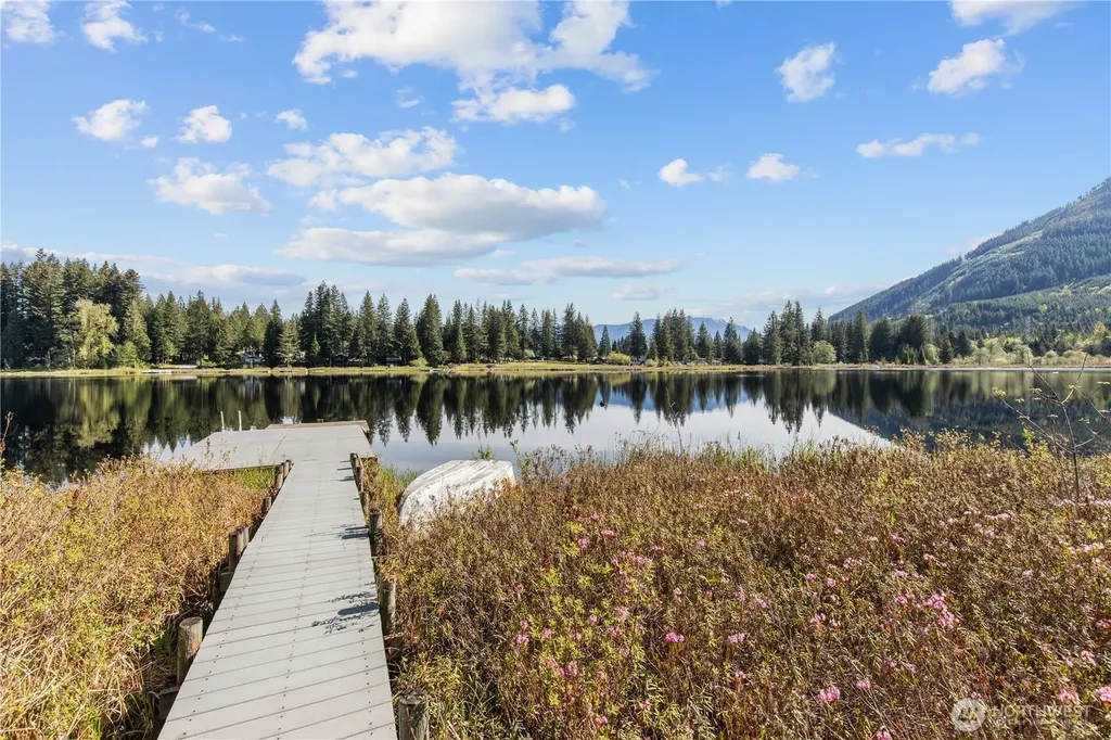 27525 W Lake Riley Road Arlington WA 98223
