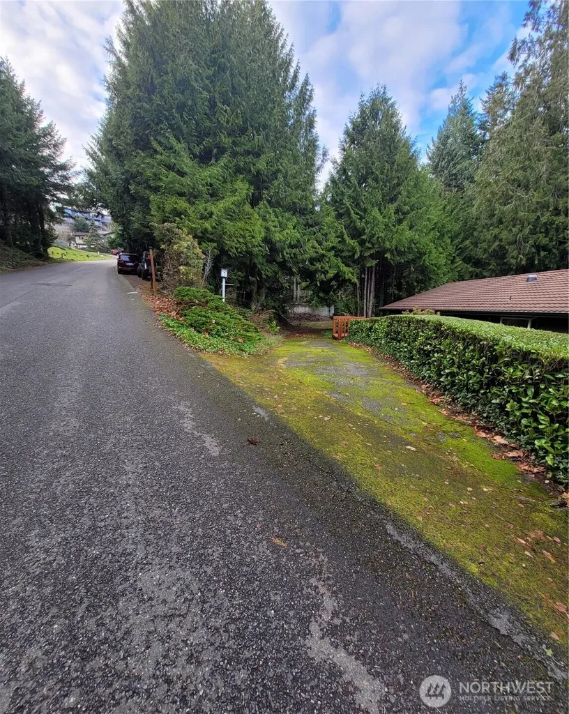 5062 NW El Camino Boulevard Bremerton WA 98312