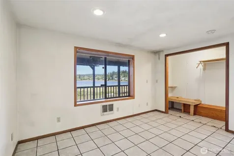 3409 Mission Beach Road Marysville WA 98271