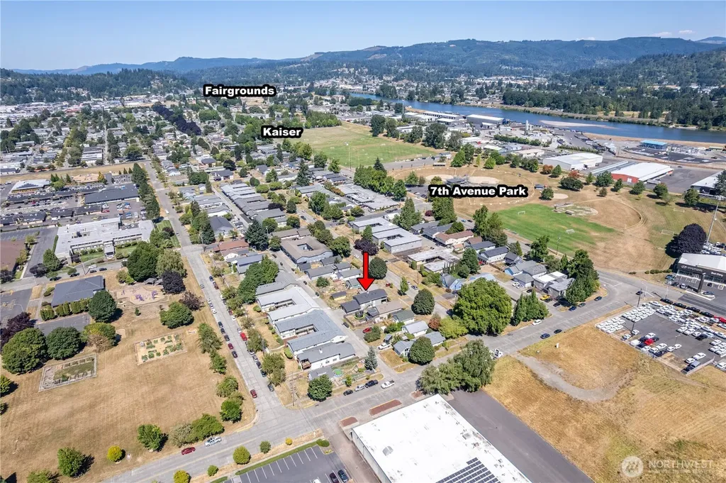 823 8th Avenue Longview WA 98632
