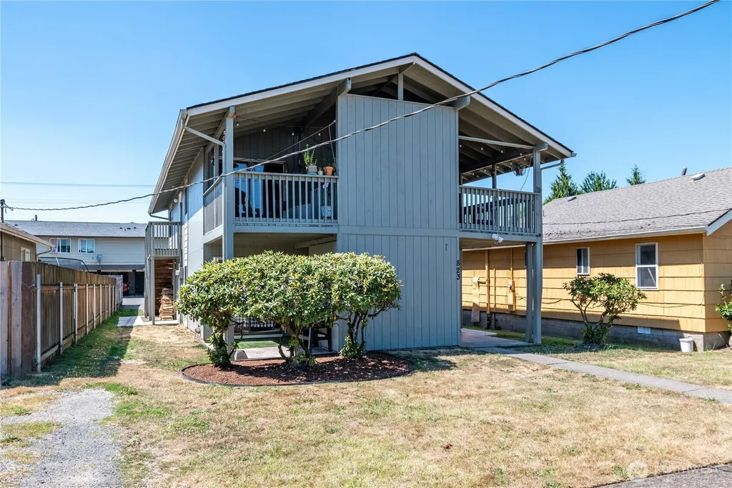 823 8th Avenue Longview WA 98632