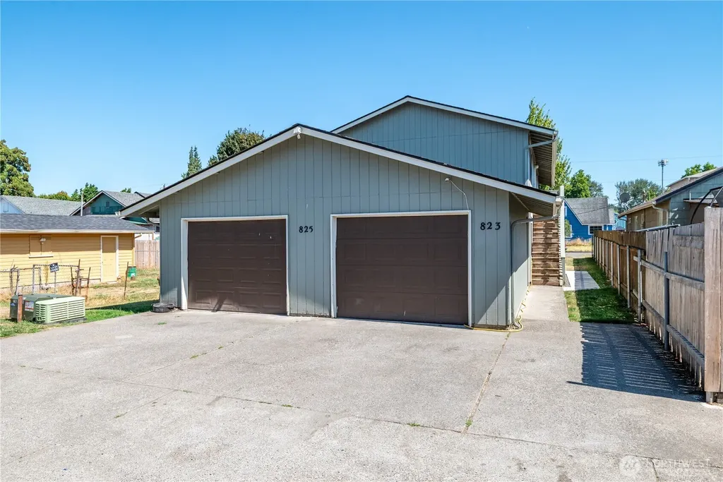 823 8th Avenue Longview WA 98632