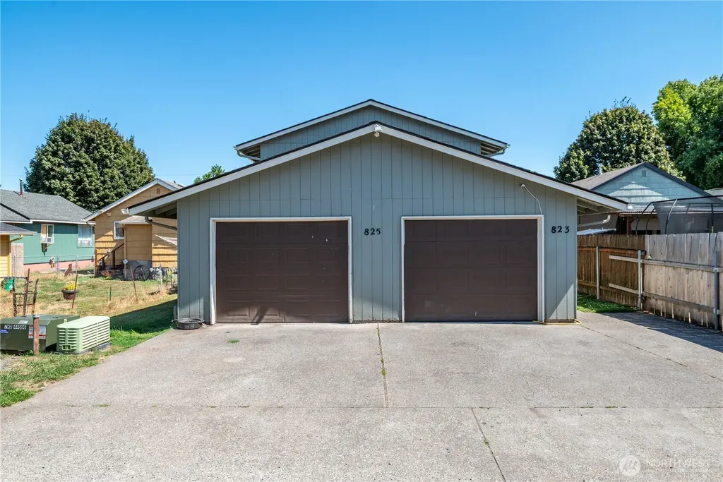 823 8th Avenue Longview WA 98632