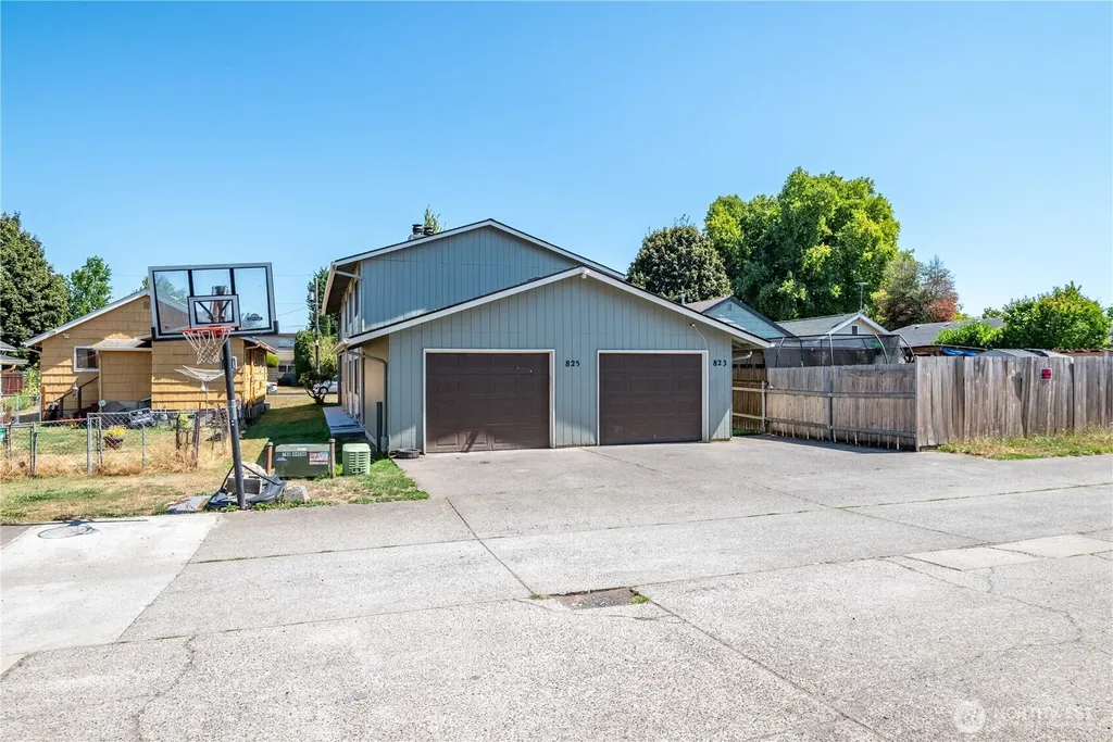823 8th Avenue Longview WA 98632