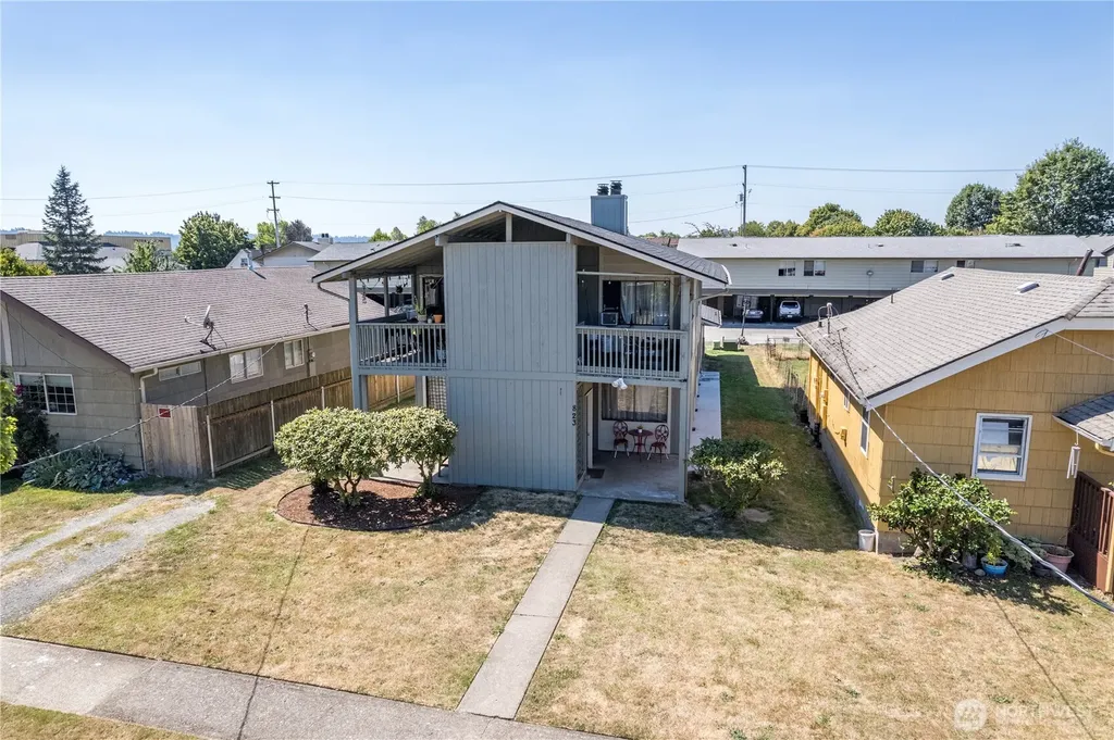 823 8th Avenue Longview WA 98632