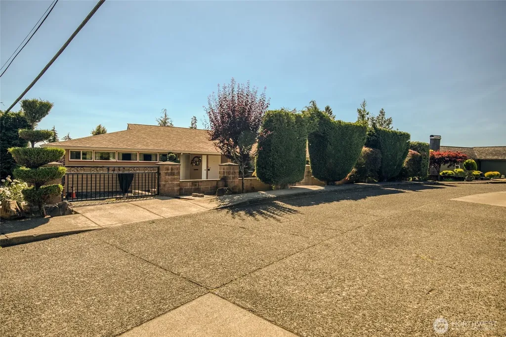 1432 Bel Aire Aberdeen WA 98520