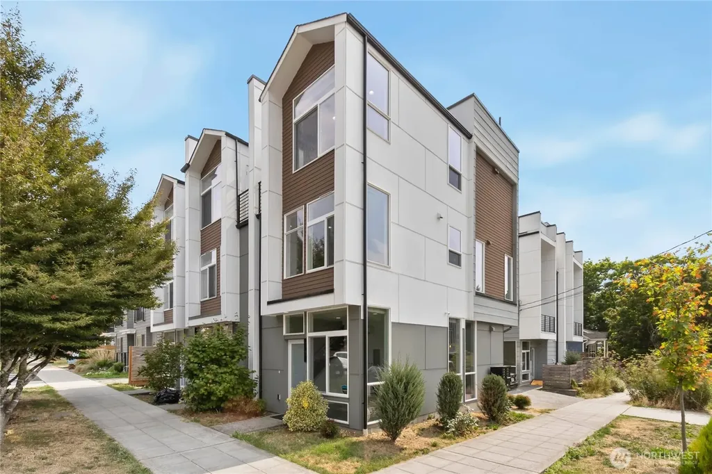 947 NW 56th Street Seattle WA 98107