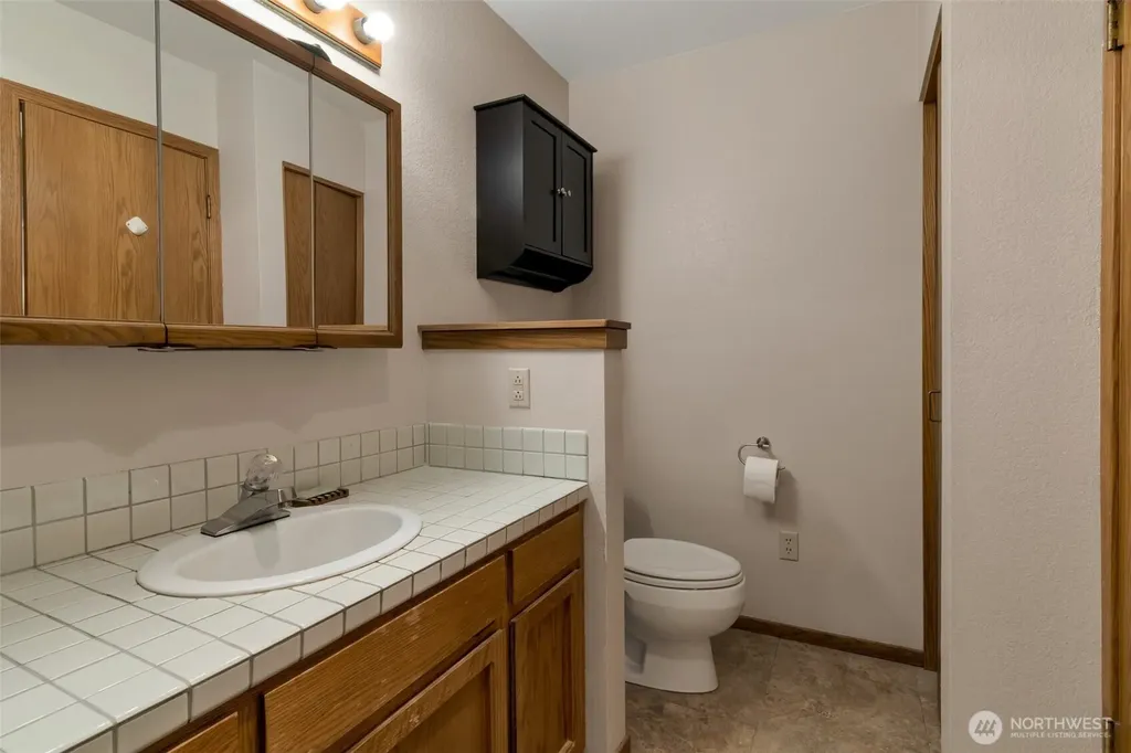 651 SE Bayshore Drive Oak Harbor WA 98277