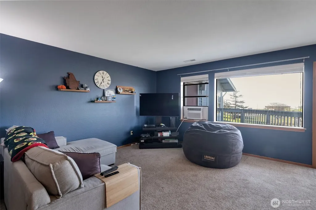 651 SE Bayshore Drive Oak Harbor WA 98277
