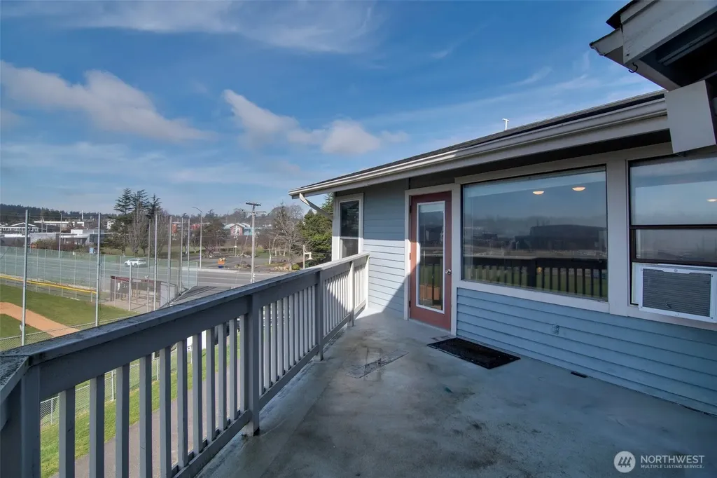 651 SE Bayshore Drive Oak Harbor WA 98277