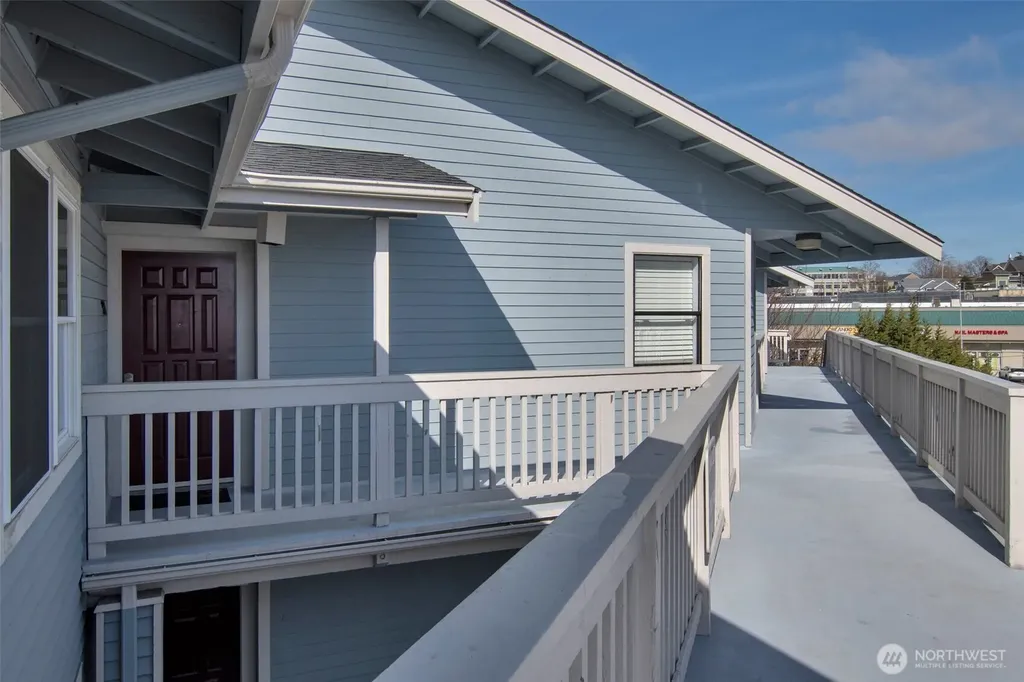 651 SE Bayshore Drive Oak Harbor WA 98277