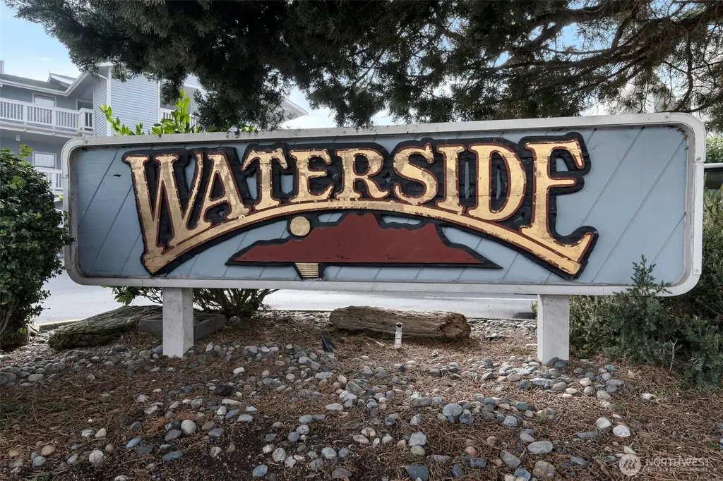 651 SE Bayshore Drive Oak Harbor WA 98277