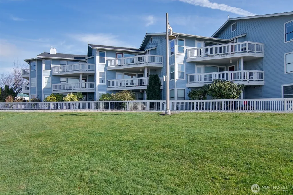 651 SE Bayshore Drive Oak Harbor WA 98277