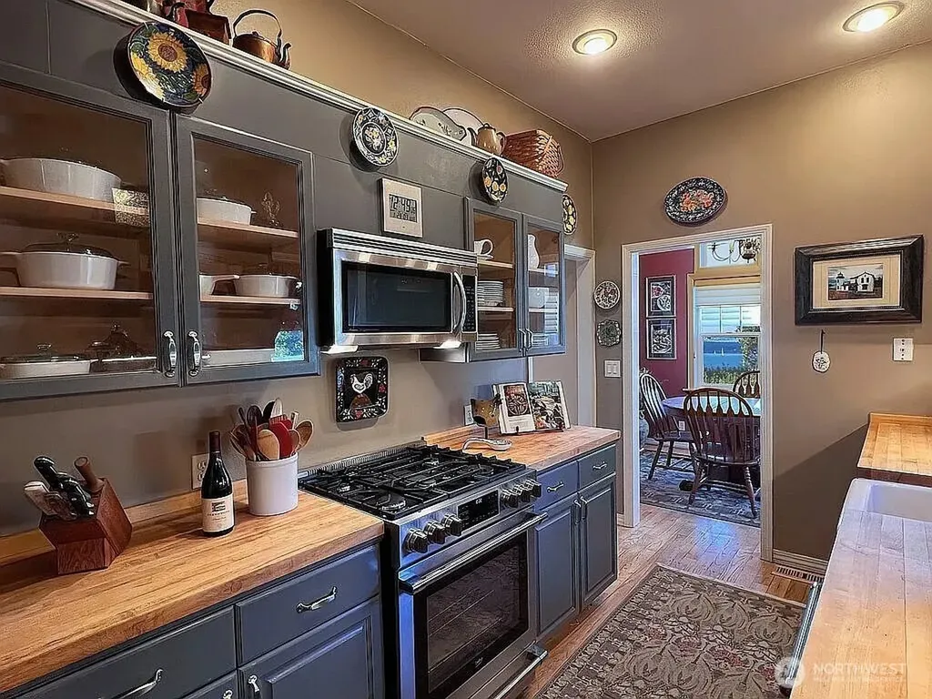 577 Scenic Heights Road Oak Harbor WA 98277