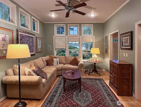 577 Scenic Heights Road Oak Harbor WA 98277