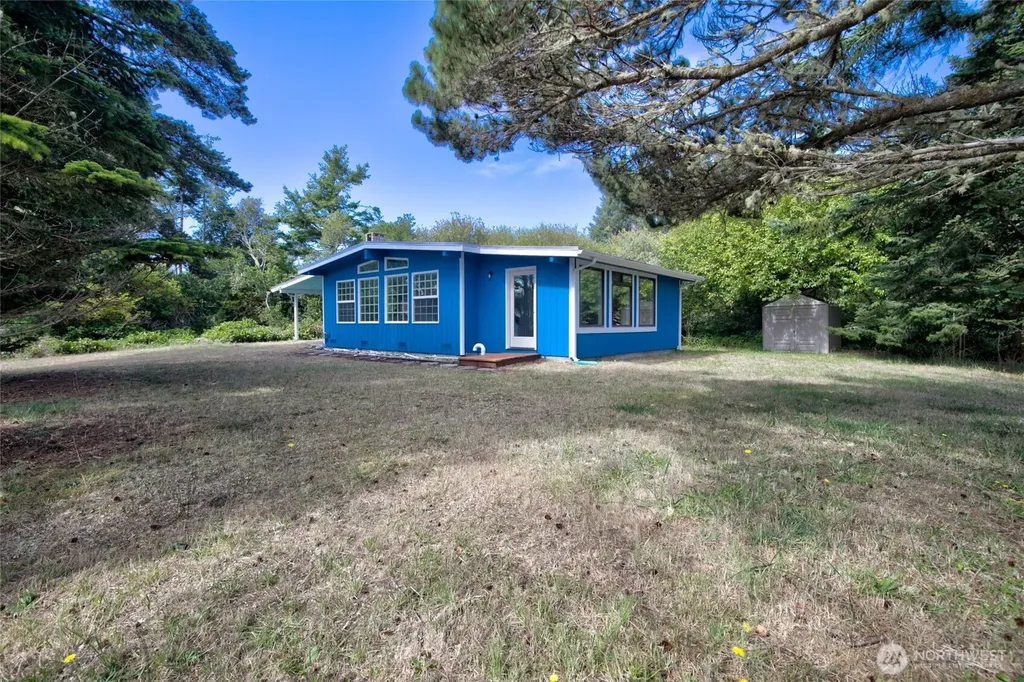 199 S Narwhal Loop SW Ocean Shores WA 98569