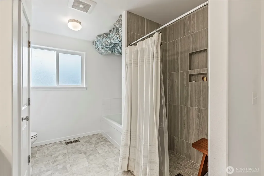 26 Marina Drive Cathlamet WA 98612