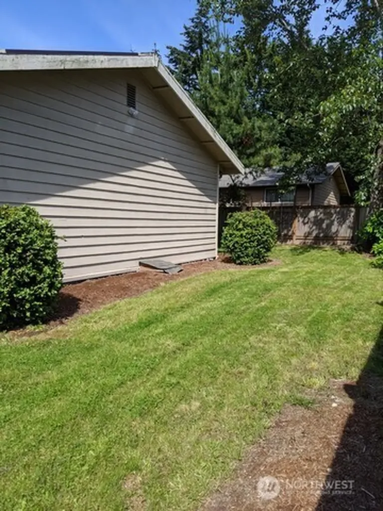 2224 NE 197th Place Shoreline WA 98155