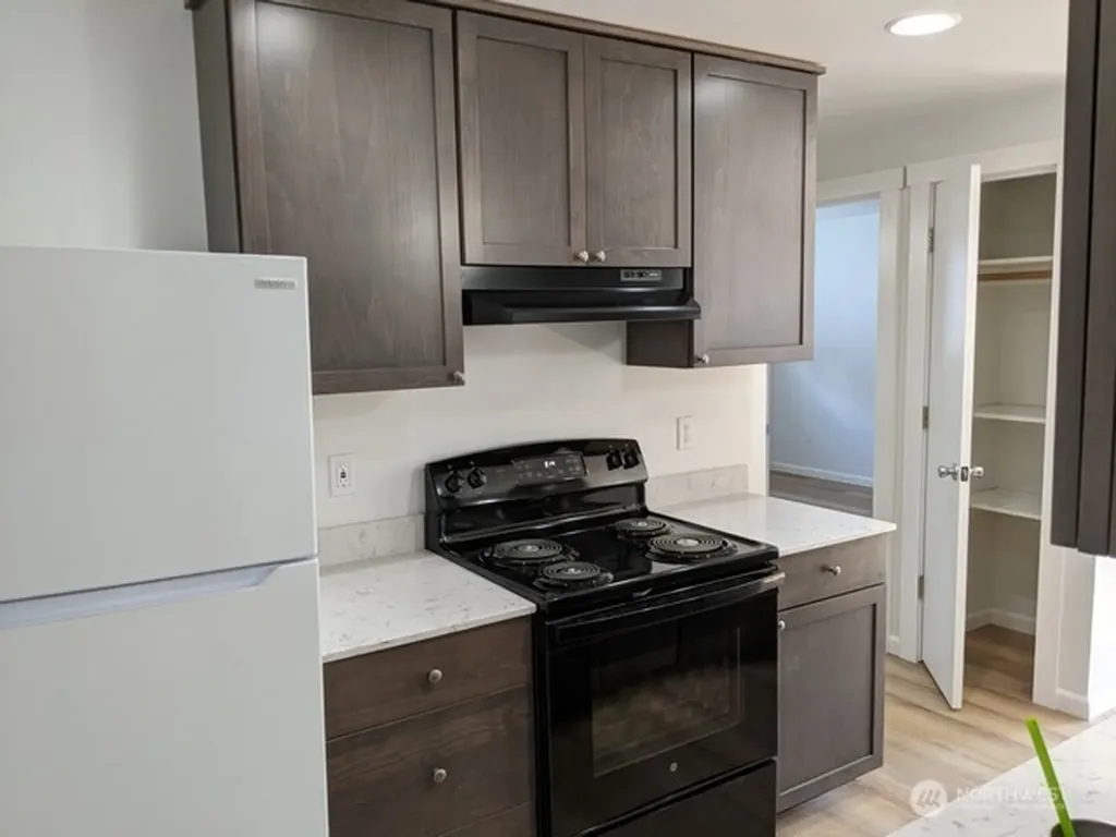 2224 NE 197th Place Shoreline WA 98155