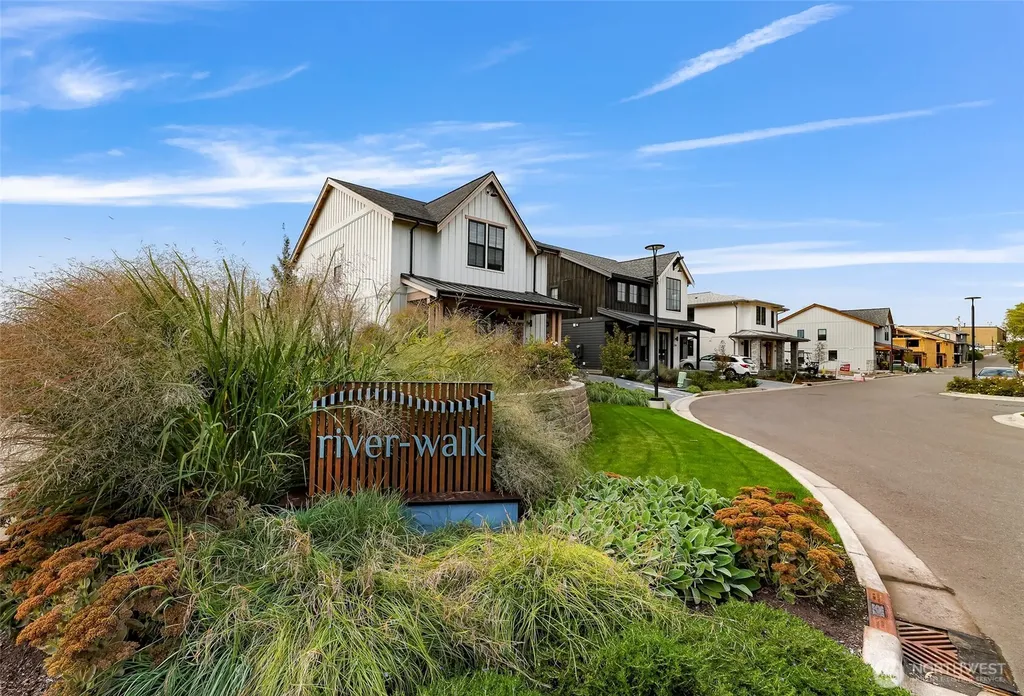 231 Skipping Stone Loop Lynden WA 98264