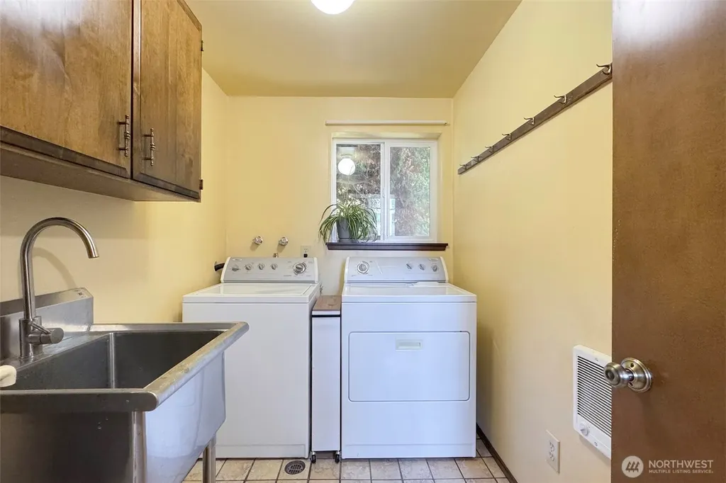 103 Island View Road Port Angeles WA 98362
