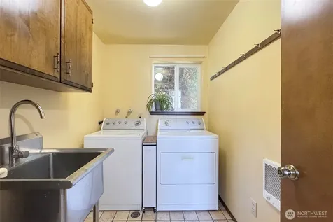 103 Island View Road Port Angeles WA 98362