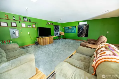 385 Highway 153 Pateros WA 98846