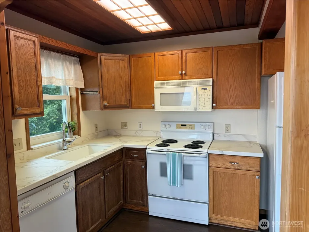 33408 J Place Ocean Park WA 98640