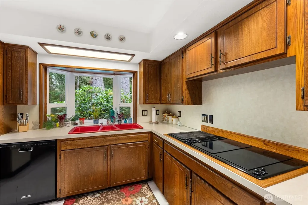 43 Hines Valley Road Raymond WA 98577