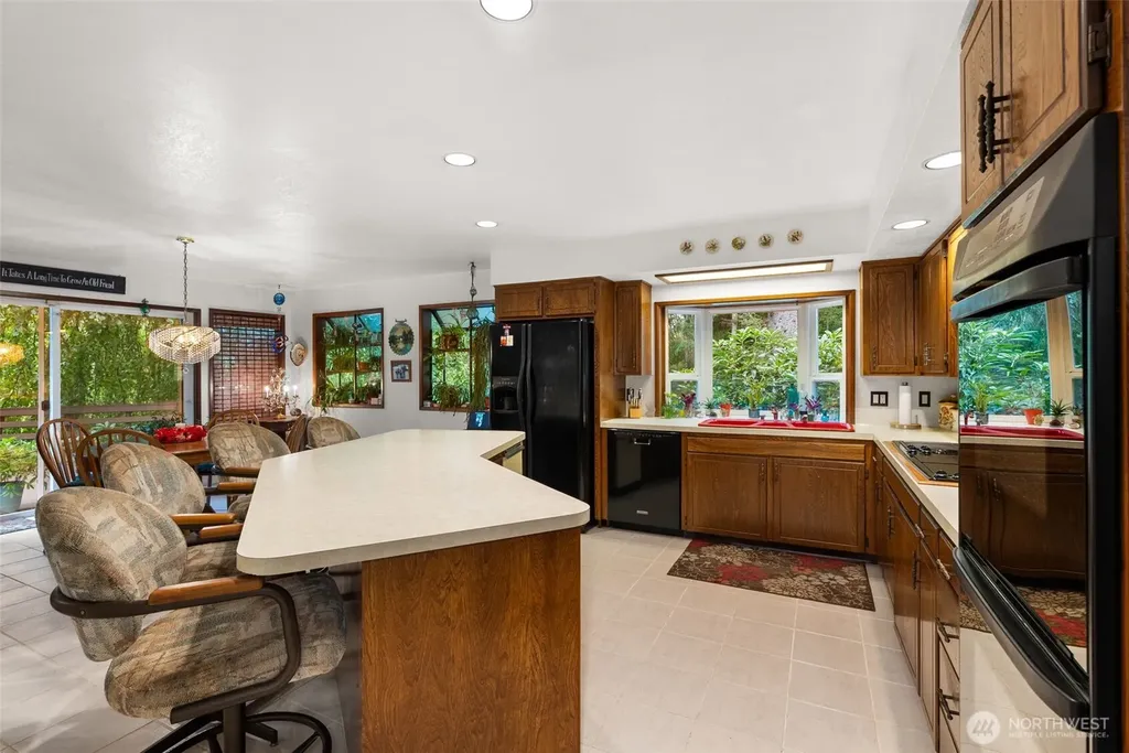 43 Hines Valley Road Raymond WA 98577