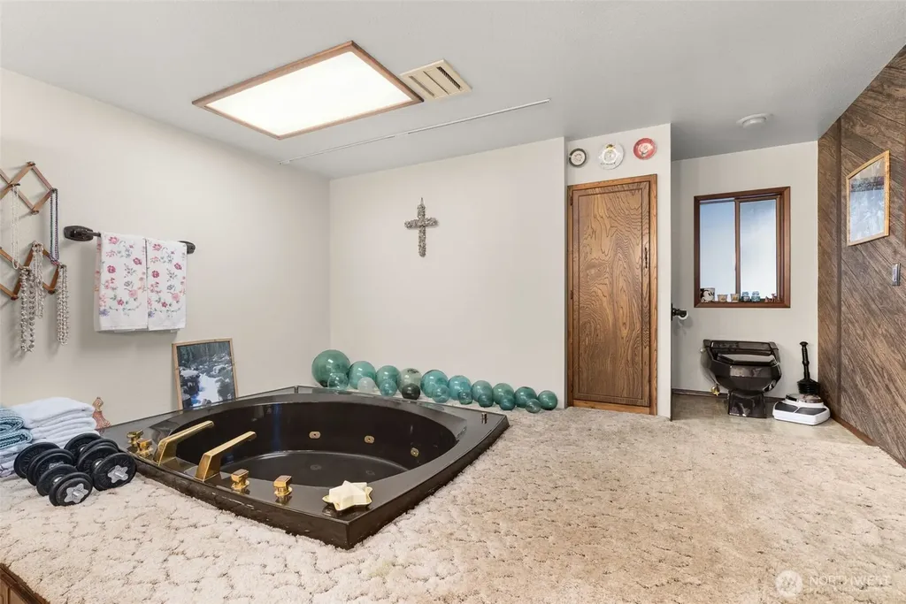 43 Hines Valley Road Raymond WA 98577