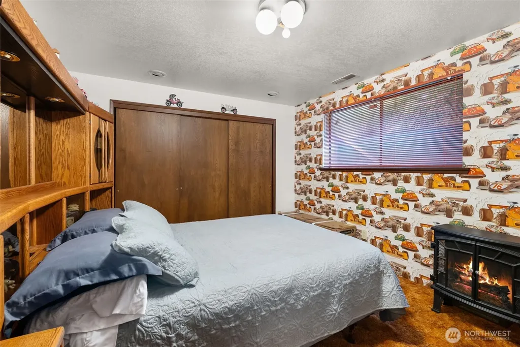43 Hines Valley Road Raymond WA 98577